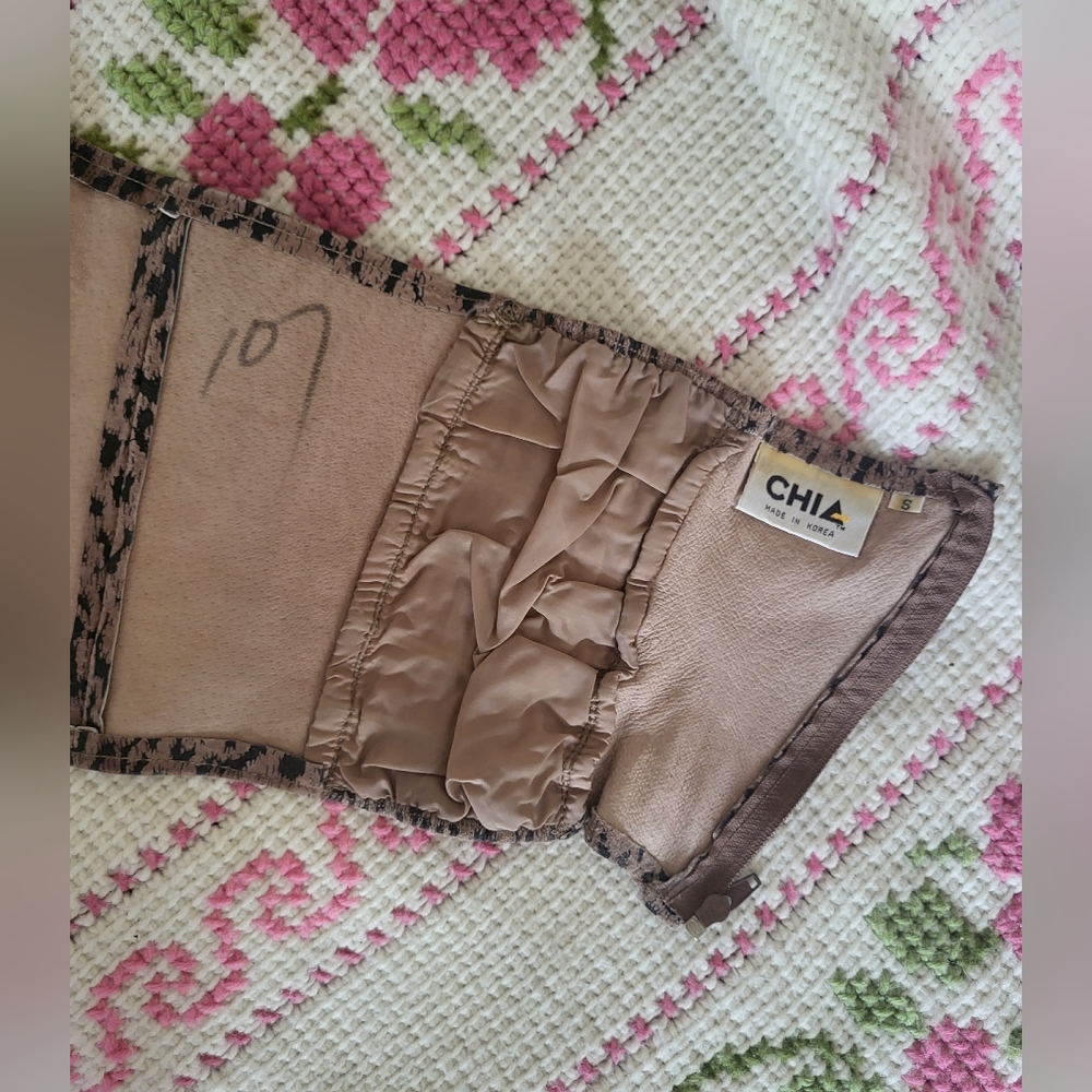 Vintage Leather Leopard Smocked Corset - Picture 3 of 8